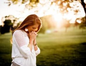 Christian Prayer - What helps people pray?