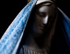 Christmas 1 - The angel visits Mary
