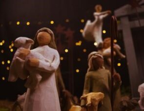 Christmas 4: The shepherds see Jesus