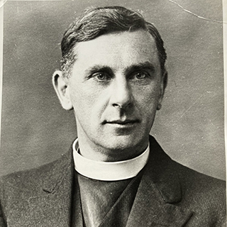 Black and white photo of Leslie Mannering